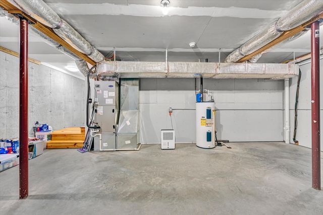 94 Lakecrest DR, Hardy, VA 24101