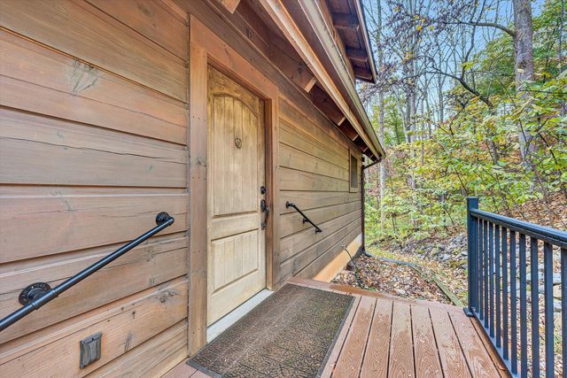 94 Lakecrest DR, Hardy, VA 24101