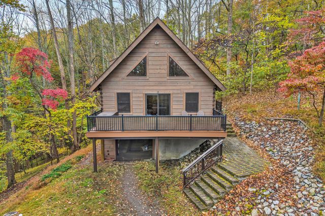 94 Lakecrest DR, Hardy, VA 24101