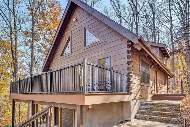 94 Lakecrest DR, Hardy, VA 24101