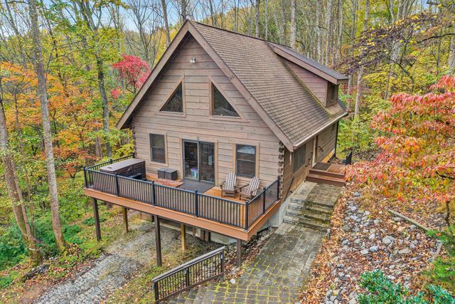 94 Lakecrest DR, Hardy, VA 24101