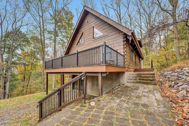 94 Lakecrest DR, Hardy, VA 24101