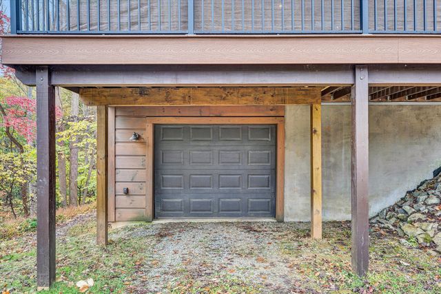 94 Lakecrest DR, Hardy, VA 24101