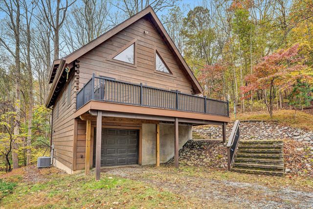 94 Lakecrest DR, Hardy, VA 24101