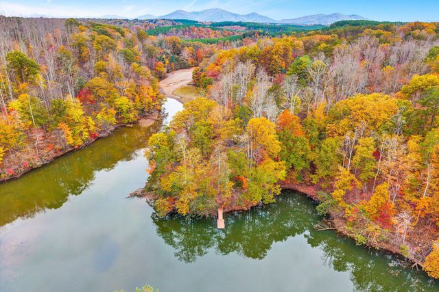 94 Lakecrest DR, Hardy, VA 24101