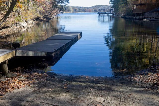 94 Lakecrest DR, Hardy, VA 24101