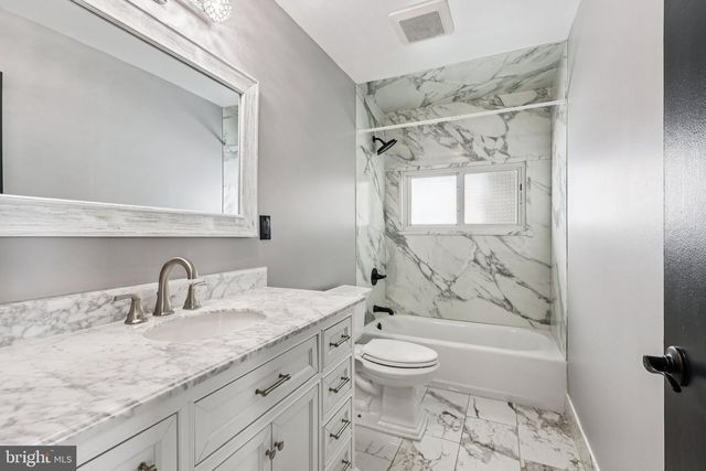 42 MAPLEWICK LN, Willingboro, NJ 08046