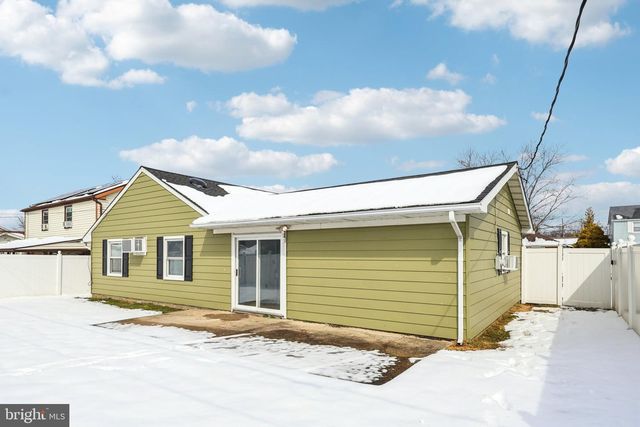 42 MAPLEWICK LN, Willingboro, NJ 08046