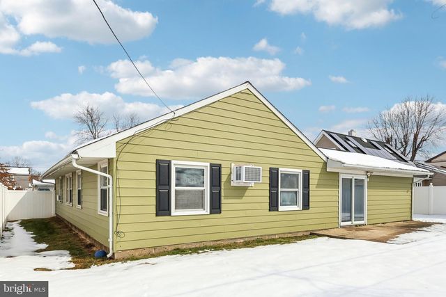 42 MAPLEWICK LN, Willingboro, NJ 08046