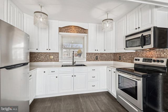 42 MAPLEWICK LN, Willingboro, NJ 08046