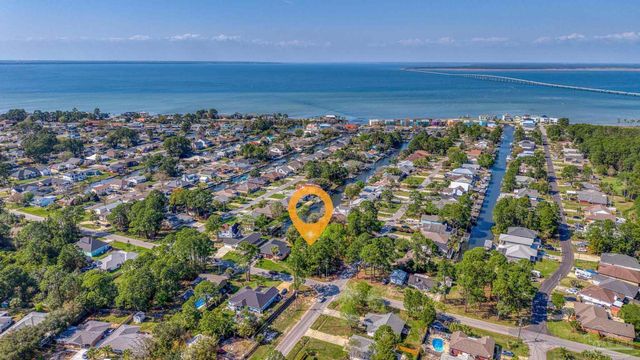 1601 College Pkwy, Gulf Breeze, FL 32563