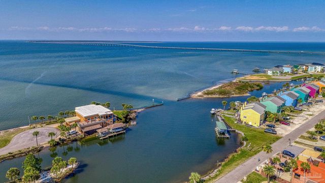 1601 College Pkwy, Gulf Breeze, FL 32563