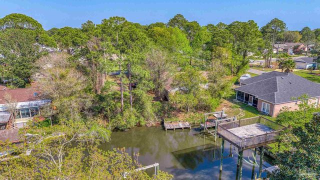 1601 College Pkwy, Gulf Breeze, FL 32563