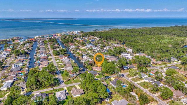 1601 College Pkwy, Gulf Breeze, FL 32563