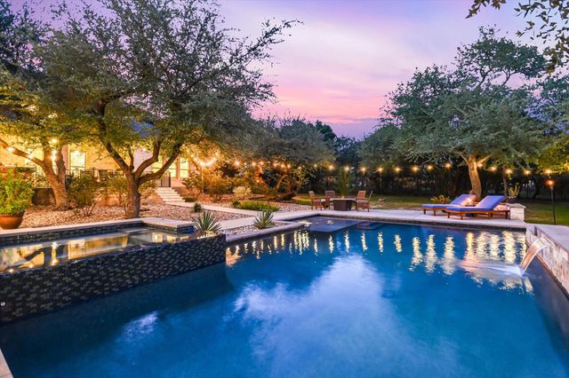 465 Lloyd LN, Dripping Springs, TX 78620