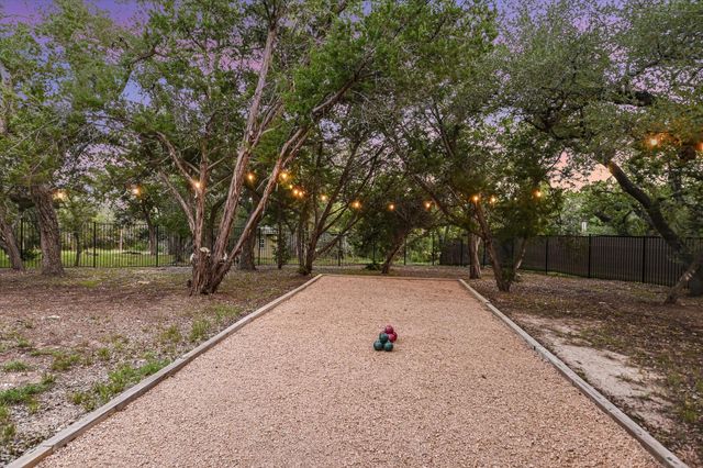 465 Lloyd LN, Dripping Springs, TX 78620