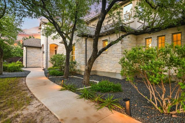 465 Lloyd LN, Dripping Springs, TX 78620