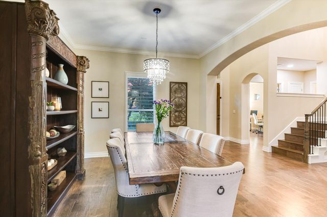 465 Lloyd LN, Dripping Springs, TX 78620