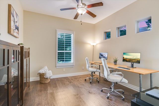 465 Lloyd LN, Dripping Springs, TX 78620
