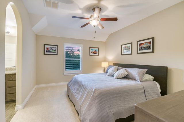 465 Lloyd LN, Dripping Springs, TX 78620