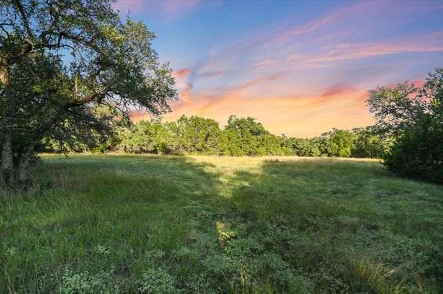 465 Lloyd LN, Dripping Springs, TX 78620