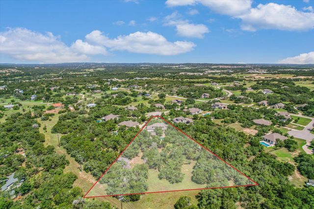 465 Lloyd LN, Dripping Springs, TX 78620