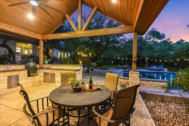 465 Lloyd LN, Dripping Springs, TX 78620