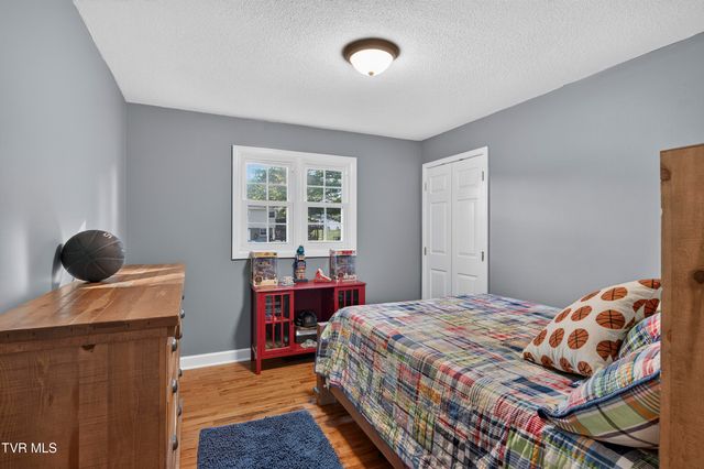 136 Patriot Circle, Bristol, VA 24201