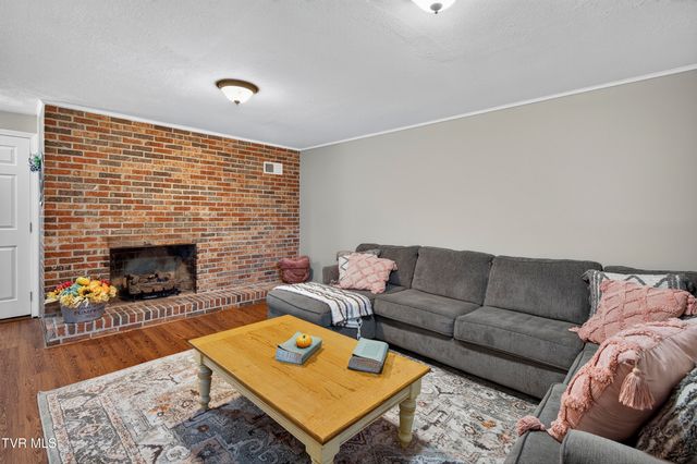 136 Patriot Circle, Bristol, VA 24201