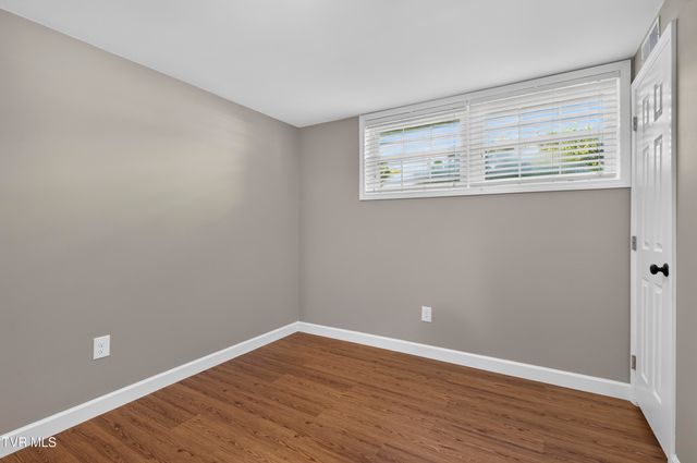 136 Patriot Circle, Bristol, VA 24201