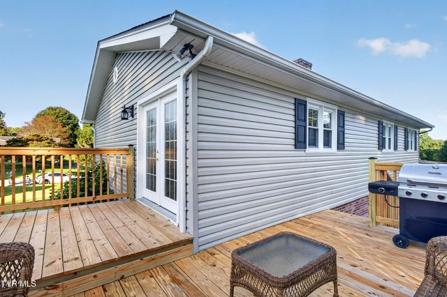 136 Patriot Circle, Bristol, VA 24201