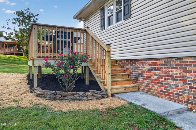 136 Patriot Circle, Bristol, VA 24201
