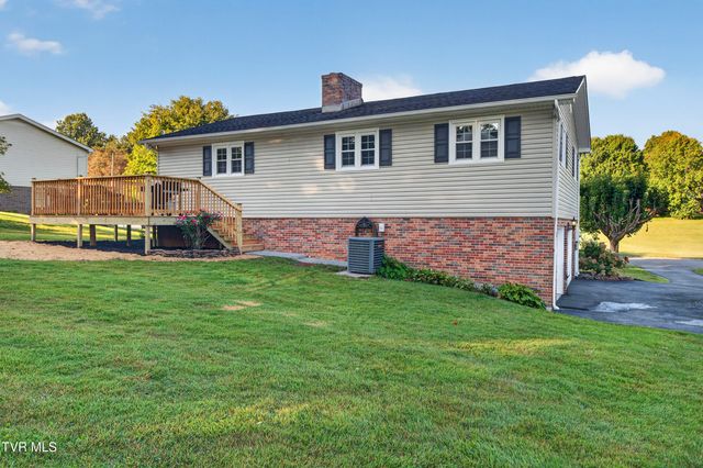 136 Patriot Circle, Bristol, VA 24201