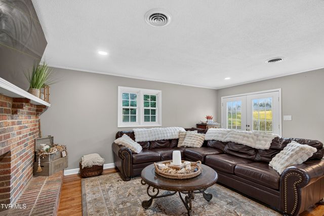 136 Patriot Circle, Bristol, VA 24201