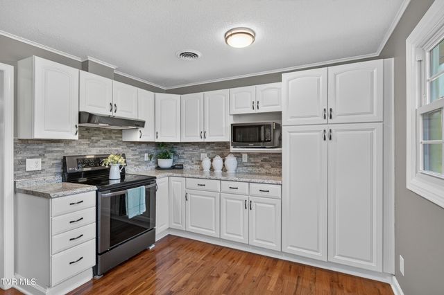 136 Patriot Circle, Bristol, VA 24201