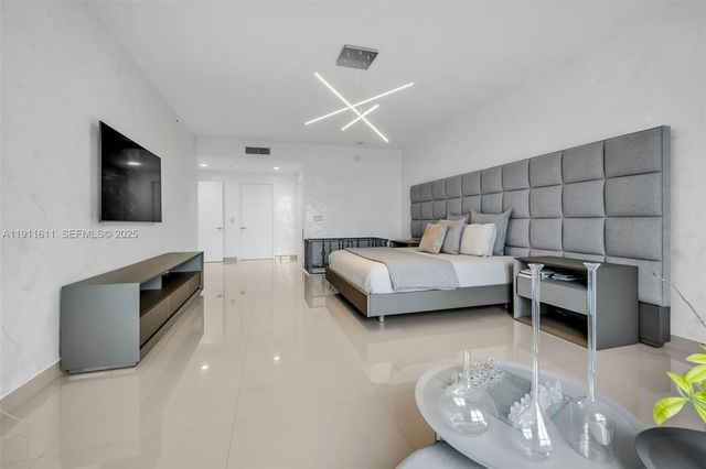 17301 Biscayne Boulevard 910, North Miami Beach, FL 33160