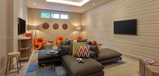 17301 Biscayne Boulevard 910, North Miami Beach, FL 33160