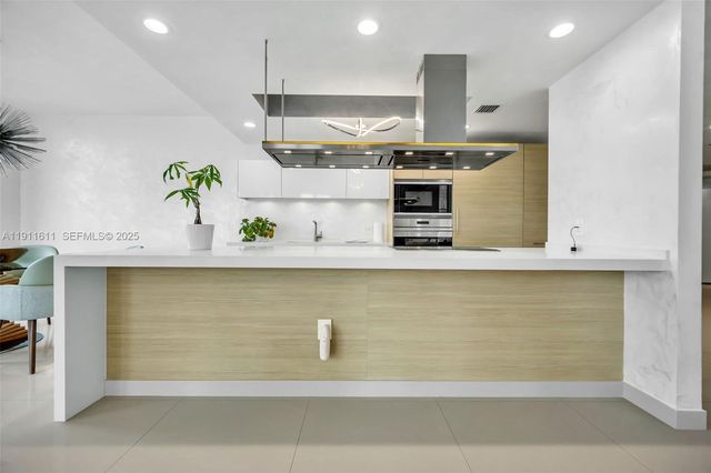 17301 Biscayne Boulevard 910, North Miami Beach, FL 33160