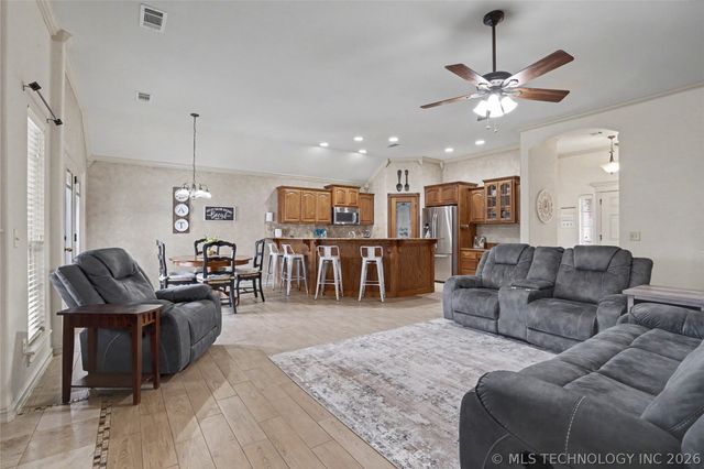 512 E Fargo Street, Broken Arrow, OK 74012