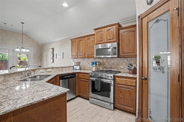 512 E Fargo Street, Broken Arrow, OK 74012