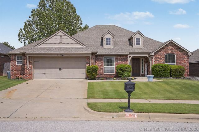 512 E Fargo Street, Broken Arrow, OK 74012