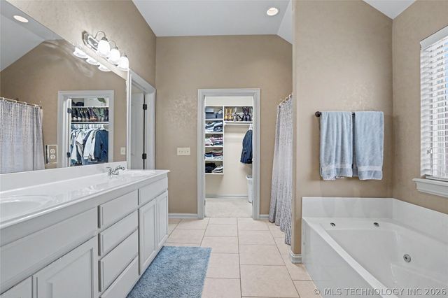 512 E Fargo Street, Broken Arrow, OK 74012