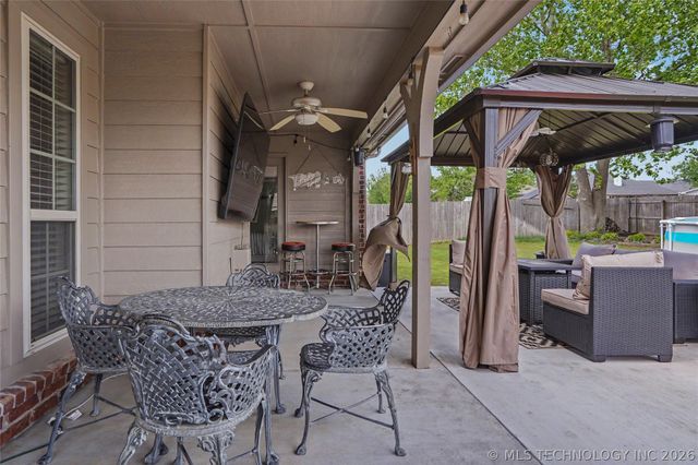 512 E Fargo Street, Broken Arrow, OK 74012