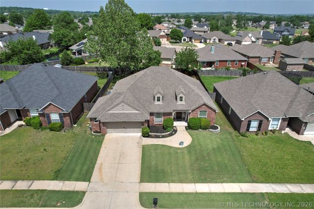 512 E Fargo Street, Broken Arrow, OK 74012