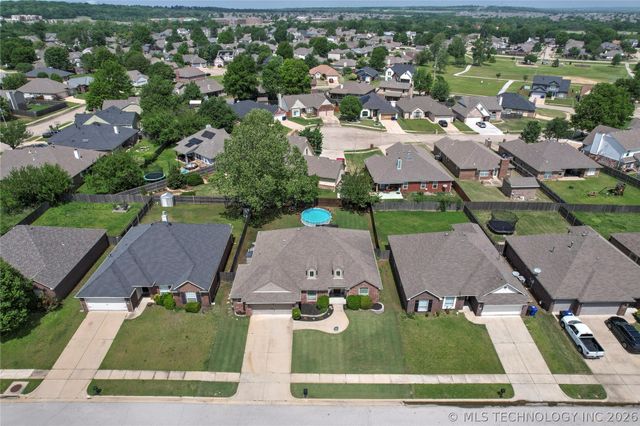 512 E Fargo Street, Broken Arrow, OK 74012