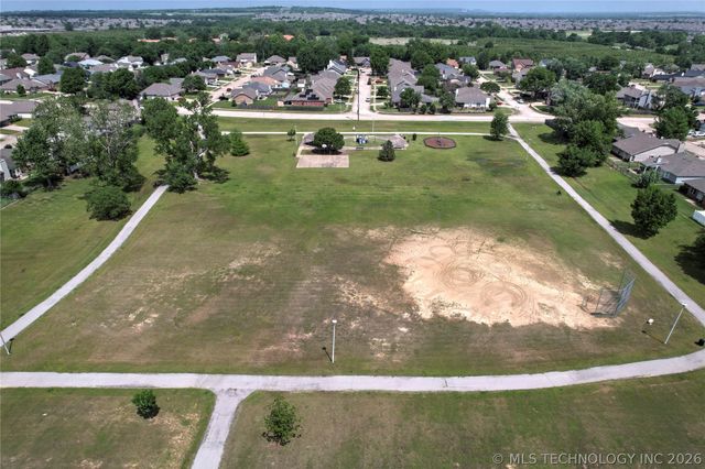 512 E Fargo Street, Broken Arrow, OK 74012