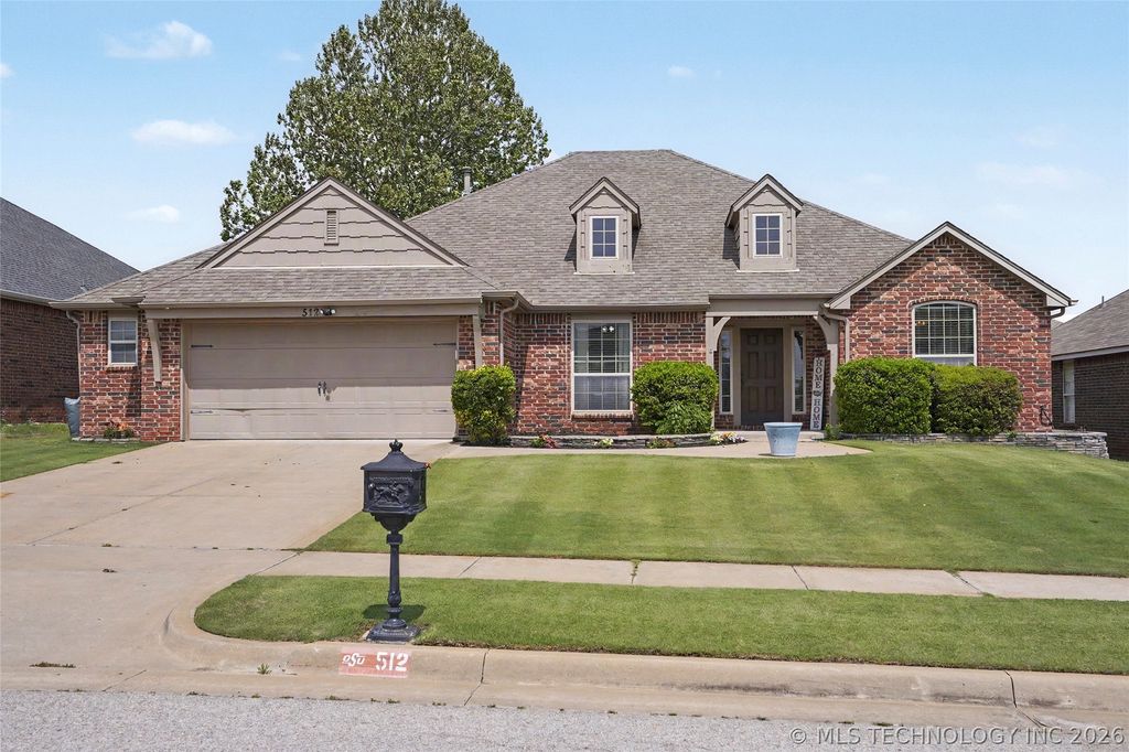 512 E Fargo Street, Broken Arrow, OK 74012