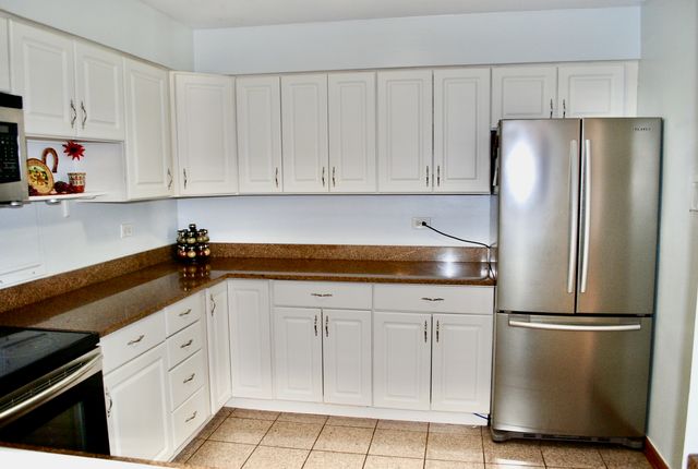 4710 Euclid Avenue 2D, Rolling Meadows, IL 60008