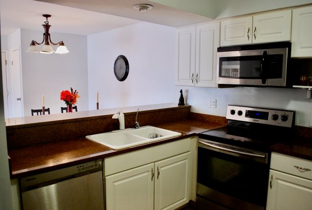 4710 Euclid Avenue 2D, Rolling Meadows, IL 60008