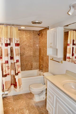 4710 Euclid Avenue 2D, Rolling Meadows, IL 60008